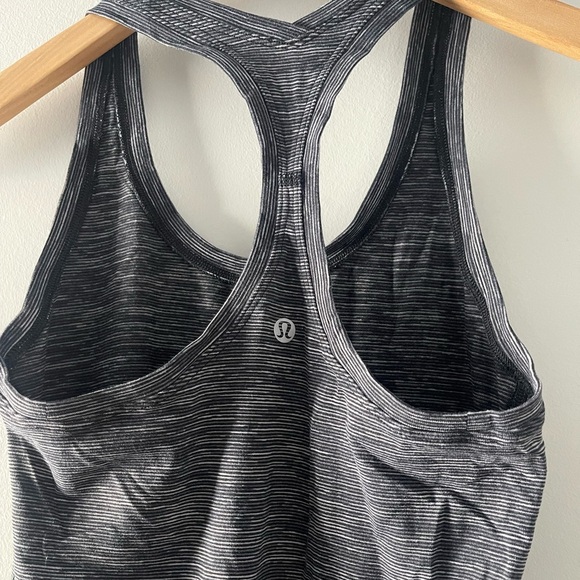BUNDLE of (4) Gray/Blue Athletic Tanks Lululemon, Athleta, Title Nine Sz Small - Picture 14 of 16